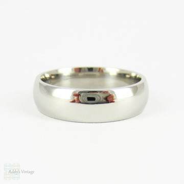 Heavy Men's Platinum Wedding Ring. Simple & Classic Man's Platinum Light Court / Comfort Fit Wedding Band. Size R.5 / 8.75, 11.55 grams.