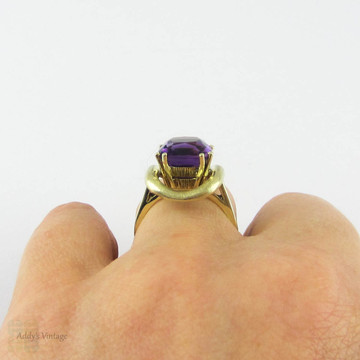 Retro Amethyst Single Stone Ring, Vintage 14k Yellow Gold Purple Gemstone Ring in Double Claw Setting. Circa 1960s.