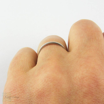 Antique Engraved Platinum Wedding Ring, Narrow Floral Design Ladies Edwardian Wedding Band. Circa 1910s, Size L / 5.75.