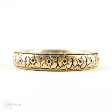Antique Engraved Wedding Ring, Flower Blossoms in 14K. Circa 1910s, Size N.5 / 7.
