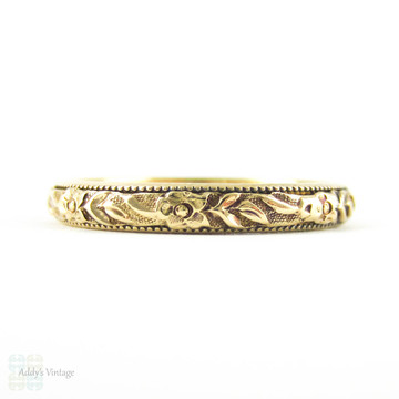 Vintage Engraved Men's Wedding Ring by JR Wood. Floral Engraving with Milgrain Beading in 14K Yellow Gold. Size U.5 / 10.5, Circa 1940s.