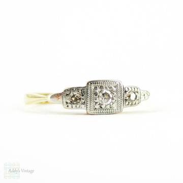 Art Deco Dainty Diamond Ring, Three Stone Ring in Engraved 18ct & Plat Setting. Circa 1930s.