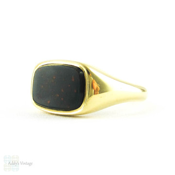 Bloodstone 18ct Signet Ring, Art Deco 1920s Yellow Gold Blank Men's or Women's Signet Ring.