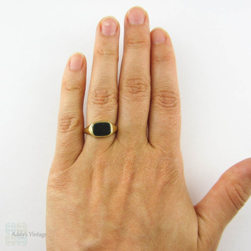 Bloodstone 18ct Signet Ring, Art Deco 1920s Yellow Gold Blank Men's or Women's Signet Ring.