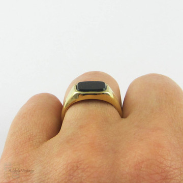 Bloodstone 18ct Signet Ring, Art Deco 1920s Yellow Gold Blank Men's or Women's Signet Ring.