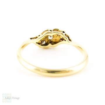 Art Deco Diamond Ring, Asymmetrical Wave Design. Circa 1920s, 18ct & PLAT.