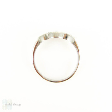 Art Deco Curved Wedding Ring, Platinum & Diamond Shaped Wedding Band. Circa 1930s.