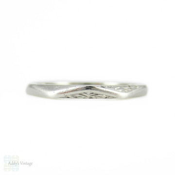 Art Deco Platinum Wedding Ring, Ladies Unique Faceted Flower Engraved Band. Circa 1930s, Size P.5 / 8.