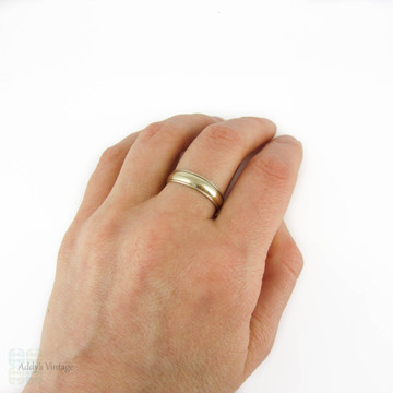 Men's 9ct Yellow Gold Wedding Band, Medium Width Ring with Milgrain Beading Edge. Size U / 10.