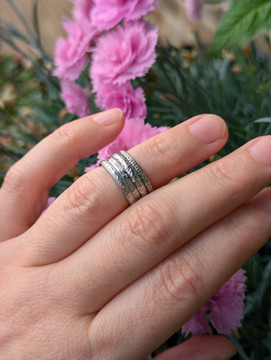 Engraved Vintage Platinum Wedding Ring, Mid Century Faceted Band Size J / 4.75.