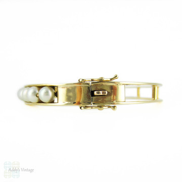 Cultured Pearl 9k Bangle Bracelet, 1960s Vintage 9ct Yellow Gold Bracelet.