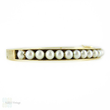 Cultured Pearl 9k Bangle Bracelet, 1960s Vintage 9ct Yellow Gold Bracelet.