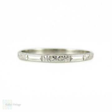 Art Deco Engraved Wedding Ring, Star & Baguette Pattern Band. Circa 1920s, Size N  / 6.75.