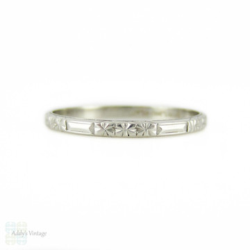 Art Deco Engraved Wedding Ring, Star & Baguette Pattern Band. Circa 1920s, Size N  / 6.75.