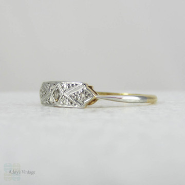 Dainty Art Deco Rose Cut Diamond Trilogy Ring. Diamond Three Stone Wedding Ring, Circa 1920s.