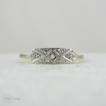 Dainty Art Deco Rose Cut Diamond Trilogy Ring. Diamond Three Stone Wedding Ring, Circa 1920s.