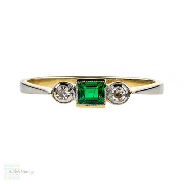 Art Deco Emerald & Diamond Three Stone Engagement Ring, Circa 1920s 18ct Gold & Platinum.