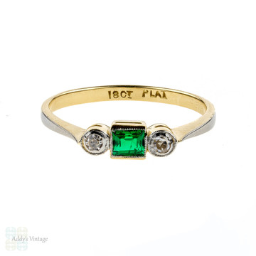 Art Deco Emerald & Diamond Three Stone Engagement Ring, Circa 1920s 18ct Gold & Platinum.