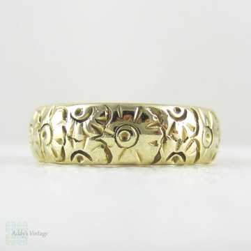 Vintage Flower Engraved Pattern Wedding Ring. Wide 9 Carat Yellow Gold Floral Patterned Band.