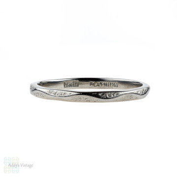 1950s Engraved Platinum Wedding Ring, Faceted Mid Century Ladies Band. Size Q.5 / 8.5.