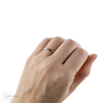 1950s Engraved Platinum Wedding Ring, Faceted Mid Century Ladies Band. Size Q.5 / 8.5.