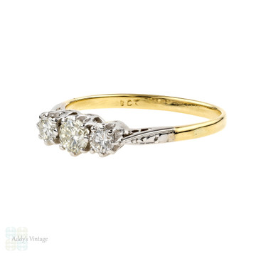 Diamond Three Stone Engagement Ring, Vintage 0.46 ctw 1940s Ring. 18ct Gold.