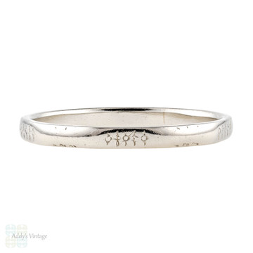 Platinum Faceted Wedding Band, Engraved Vintage 1940s Narrow Ring. Size O / 7.25.