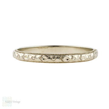 Engraved Wedding Band 18k White Gold, Slender Flower Art Deco Ring. Size M / 6.25.