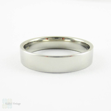 Estate Man's Platinum Wedding Band, Clasic Flat Court 5 mm Platinum Wedding Ring. Size W / 11. 9.25 grams.
