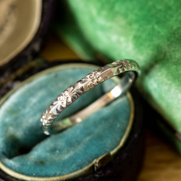 Antique Platinum Engraved Wedding Ring, Forget Me Not Flower Pattern Ladies Band. Size M / 6.25.