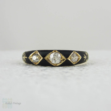 Vintage Mourning Ring, 1890s. Three Old Cut Diamonds Set in 18 Carat Yellow Gold with Black Enamel.