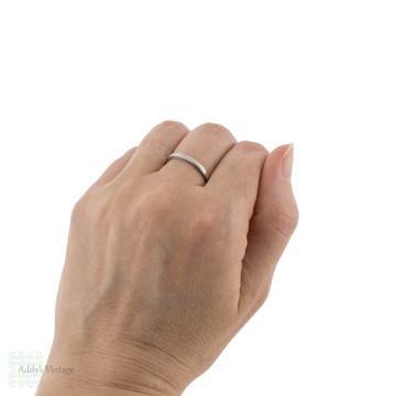 Engraved Platinum Wedding Ring, Art Deco Scroll Design Pattern. Size Q.5 / 8.75.