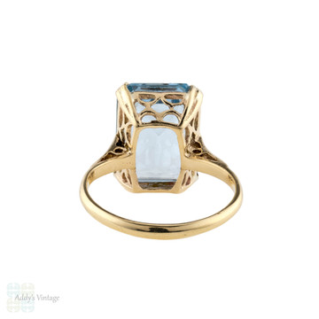 Large 1960s Lab Created Spinel Cocktail Ring, Emerald Cut Gemstone, 9ct 9k Yellow Gold.
