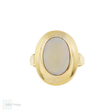 Opal 14k 14ct Yellow Gold Bezel Set Vintage Cocktail Ring, Large Single Stone Design.