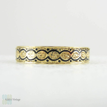 Victorian 15 Carat Yellow Gold Mourning Ring, Black Enamel & Engraved Design Memorial Band. Circa 1890s, Size U.5 / 10.3.