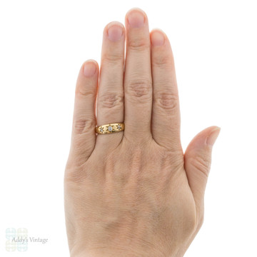 Antique 18ct Old Mine Cut Diamond Three Stone Star Burst Design Ring.