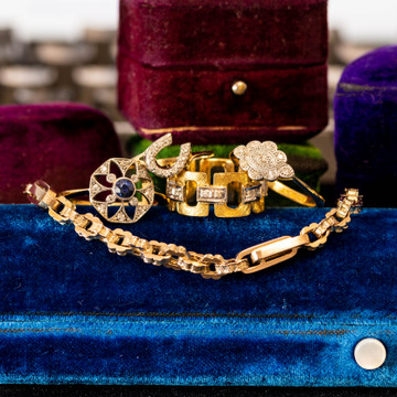 Vintage Sapphire & Diamond Filigree Ring, Snowflake Design 18ct Gold.