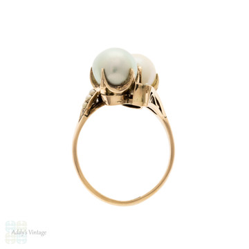 Victorian Grey & White Cultured Pearl Toi et Moi Bypass 14k Gold Ring.
