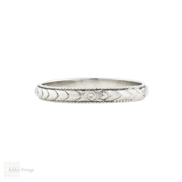 Art Deco Vintage Engraved 18k Wedding Band, Size J.5 / 5.