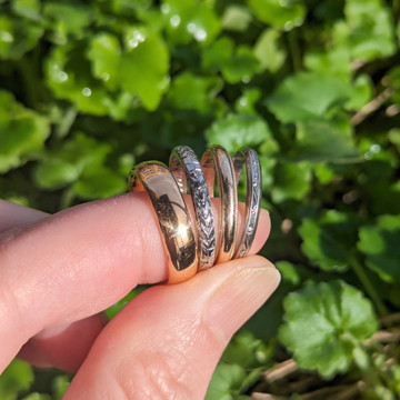 Antique Engraved Laurel Platinum Wedding Ring Dated 30.6.95. Size Q / 8.25.