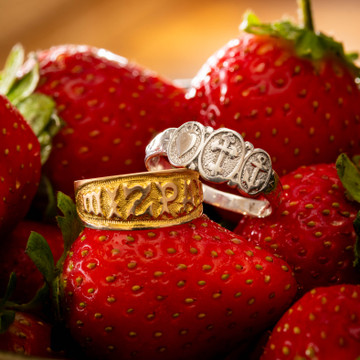 Victorian 18ct Gold Mizpah Ring, Antique Sentimental Band.