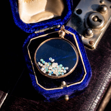 Antique Edwardian 9ct Gold Opal Shaker Locket, Screw Top Pendant.