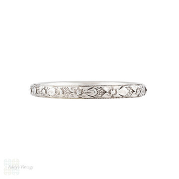 Vintage Engraved Flower 18k Narrow Ladies Wedding Ring, Size H / 3.75.