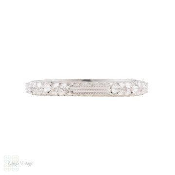 Art Deco Engraved 18ct Floral & Ribbon Design Wedding Ring, Size K.5 / 5.75.