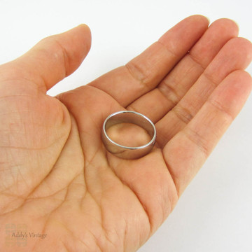 Vintage Men's Heavy Platinum Wedding Ring. Wide Simple D Shape Profile Platinum Band, 7.25 mm Wide, Size V.5 / 10.75, 15.2 grams.