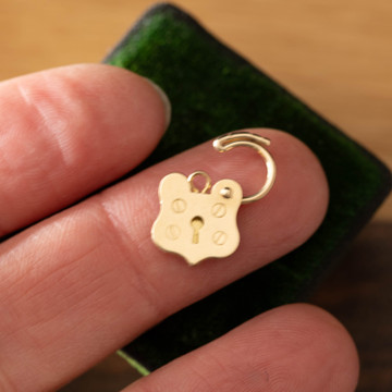 Miniature 9ct Yellow Gold Shield Shape Padlock Clasp.