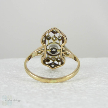 Edwardian Diamond Dinner Ring, Antique Pierced Design Cocktail Ring in 18 Carat Gold, Diamond Adorned Dinner Ring, Circa 1900s.