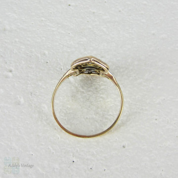 Edwardian Diamond Dinner Ring, Antique Pierced Design Cocktail Ring in 18 Carat Gold, Diamond Adorned Dinner Ring, Circa 1900s.