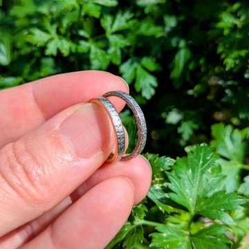 Vintage Platinum & 22ct Gold Floral Engraved Two Tone Band, Size K.5 / 5.75.