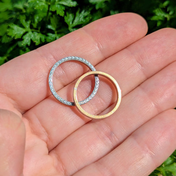 Vintage Platinum & 22ct Gold Floral Engraved Two Tone Band, Size K.5 / 5.75.